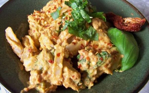 Creamy Basil and Sun-Dried Tomato Vegan Pasta