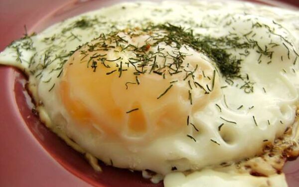 Fried Eggs With Dill
