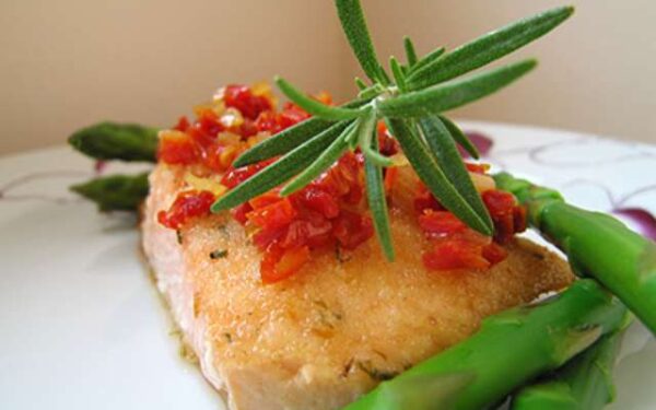 Herbed Salmon Fillets With Sun-Dried Tomato Topping