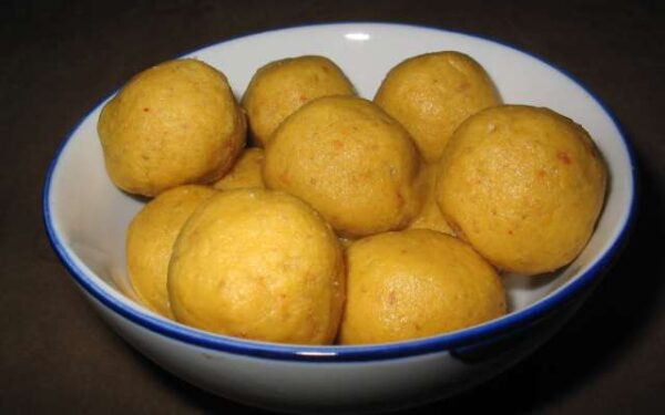My Addictive Besan(Gram flour) Ladoo- will leave u licking ur fingers clean!