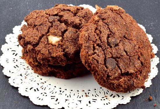 Paleo Chocolate Chip Coconut Cookies