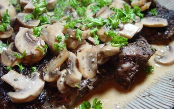 Tournedos Au Poivre Et Champignons(Filet Au Poivre W/Mushrooms)