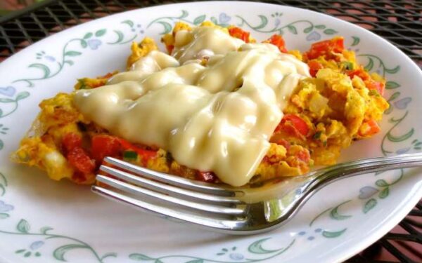 Venezuelan Scrambled Eggs – Perico Venezolano